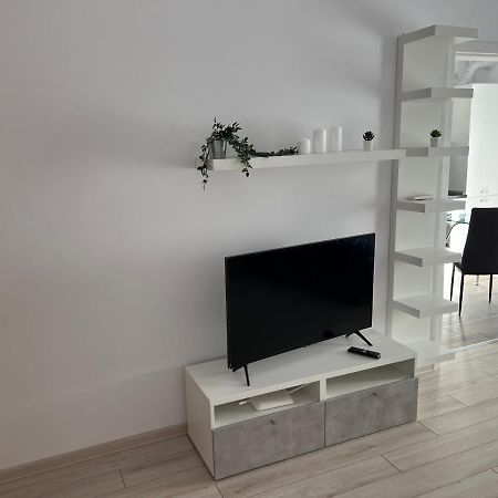 Garsoniera Lägenhet Bukarest Exteriör bild